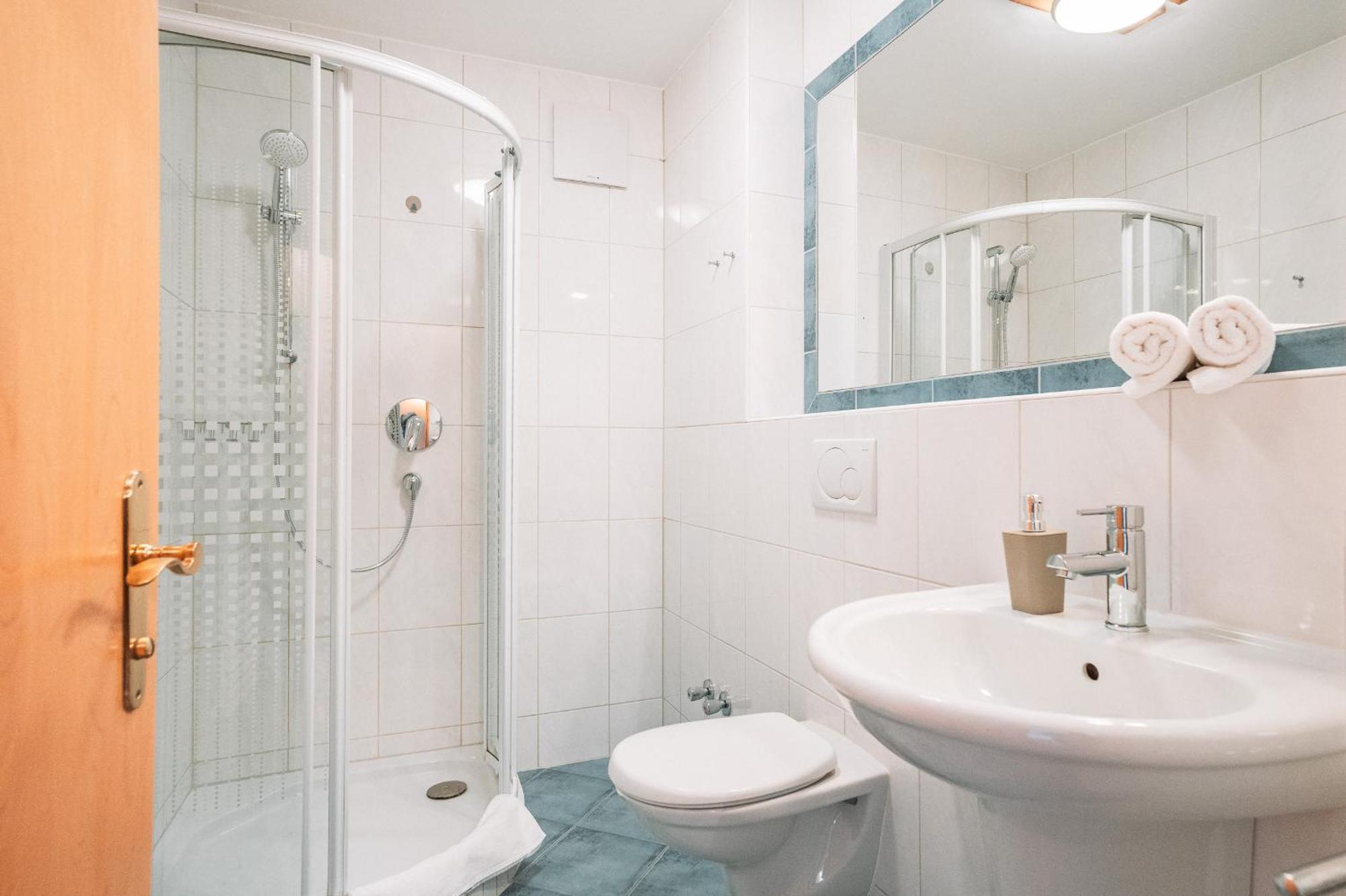 Hahnenkamm Hostel Reutte Oda fotoğraf